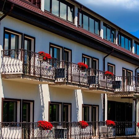 La Casa Cu Stuf Hotel Baldovinesti Bagian luar foto