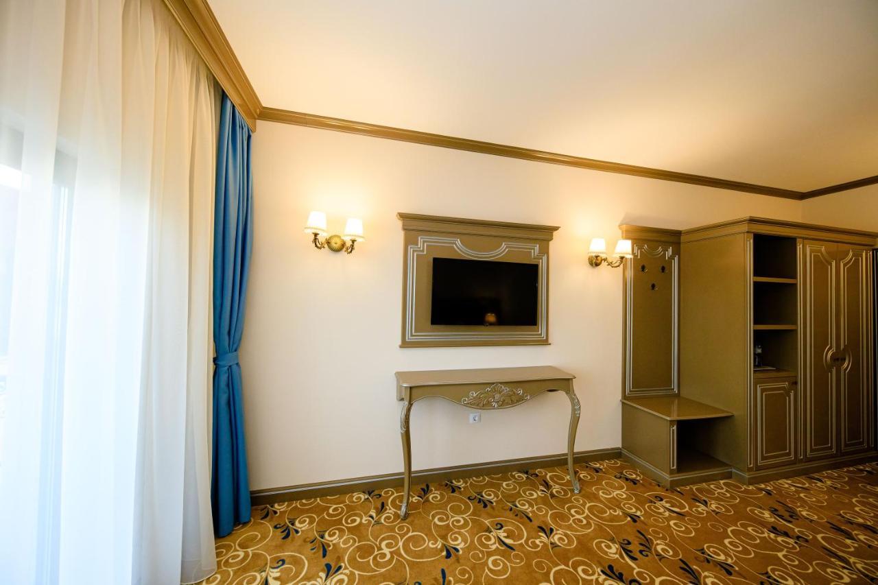 La Casa Cu Stuf Hotel Baldovinesti Bagian luar foto
