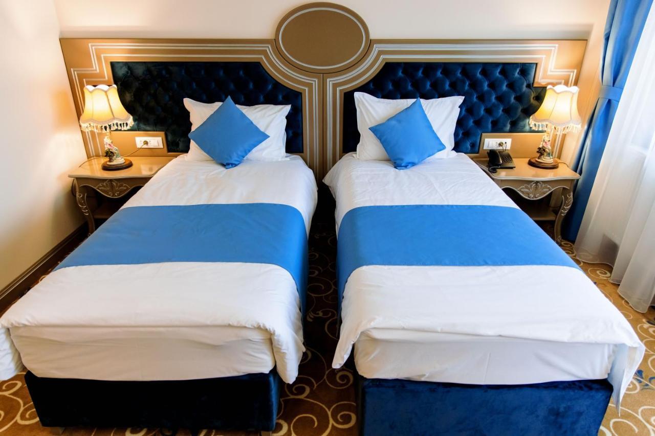 La Casa Cu Stuf Hotel Baldovinesti Bagian luar foto
