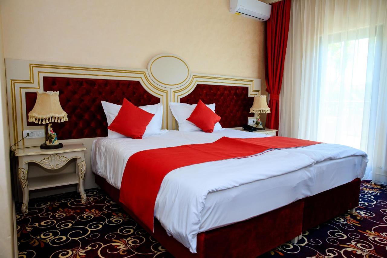 La Casa Cu Stuf Hotel Baldovinesti Bagian luar foto