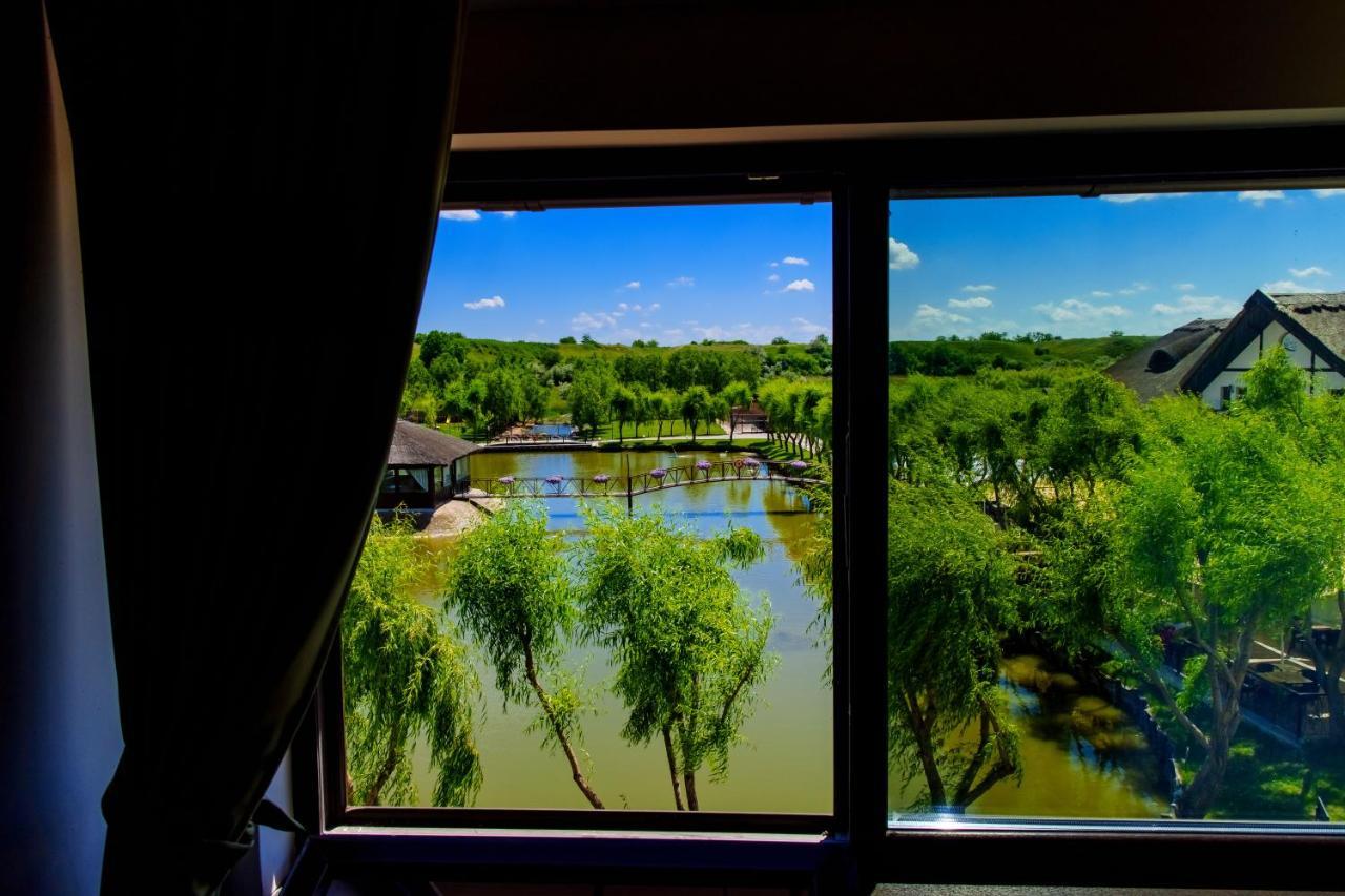 La Casa Cu Stuf Hotel Baldovinesti Bagian luar foto