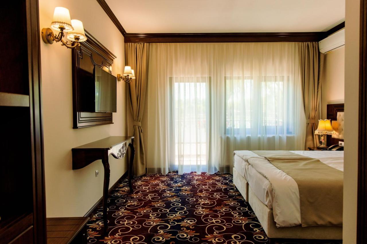 La Casa Cu Stuf Hotel Baldovinesti Bagian luar foto